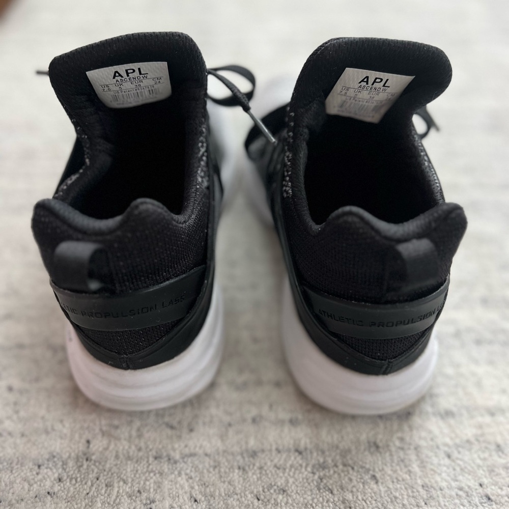 Women’s APL Sneaker - Picture 4 of 5